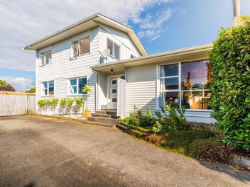 34 Deanwell Avenue, Deanwell, Hamilton