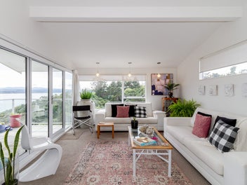 1/3 Lighthouse Road, BLUFF HILL, NAPIER