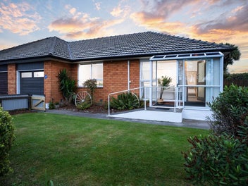 2/4 Lomax Place, Islington, Christchurch