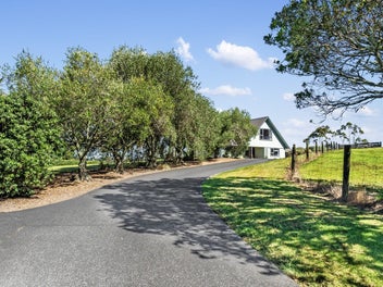 221 Amreins Road, Henderson