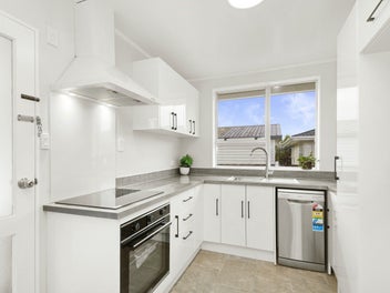 2/12 Tacoma Drive, Totara Park, Upper Hutt
