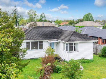 1122 Heaphy Terrace, Fairfield, Hamilton