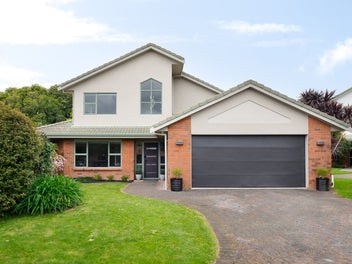 9 Charles Henry Place, Harrowfield, Hamilton