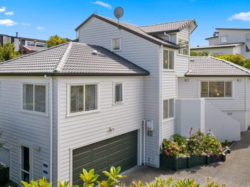 10A Scarboro Terrace, Murrays Bay, Auckland