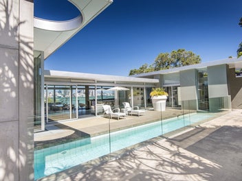 9 Stanley Point Road, Stanley Point, Auckland