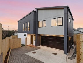 18C Hatherlow Street, Glenfield, Auckland