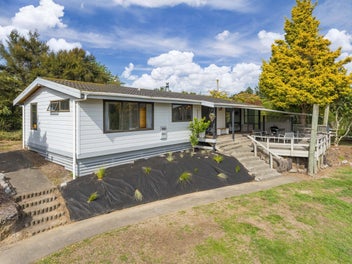 1002 River Road, Reporoa