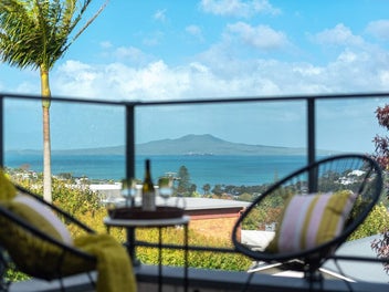 32A Knights Road, Rothesay Bay, Auckland