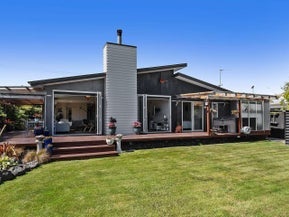79 Dunns Avenue, The Pines Beach, The Pines Beach
