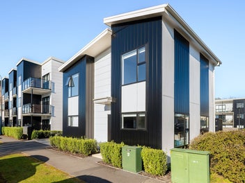 1/17 Vialou Street, Hamilton Central, Hamilton