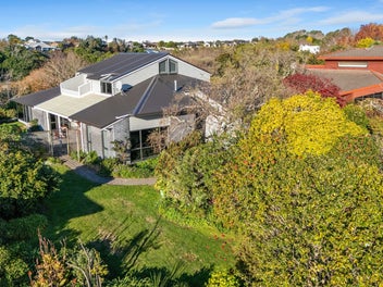 64 Karina Road, Merrilands, New Plymouth