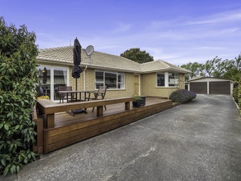 82 Farquhars Road, Redwood, Christchurch
