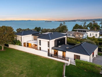 90 Marine Parade, Mellons Bay, Auckland