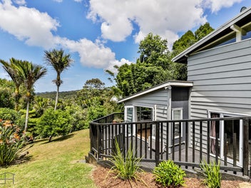 100 Huia Road, Titirangi, Auckland