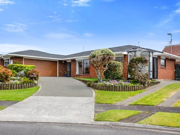 9 Boulevard Drive, Merrilands, New Plymouth