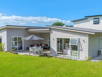 5 Ross Place, Whiritoa, Waihi