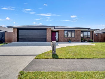 27 Balrickard Way, Milson, Palmerston North