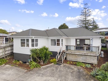11A Divich Avenue, Te Atatu South, Auckland