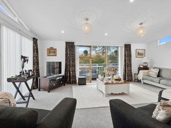 32 Halsey Drive, Lynfield, Auckland