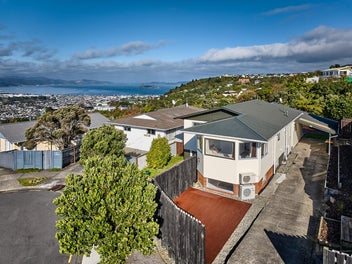 18 Eastview Grove, Normandale, Lower Hutt