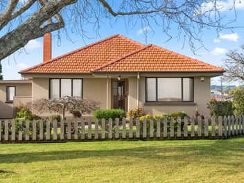 2 Pemberton Crescent, Greerton, Tauranga