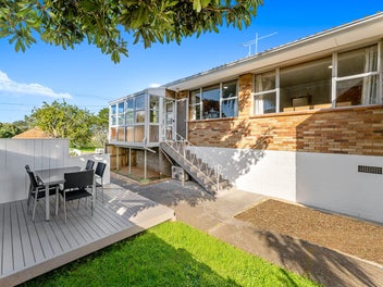 1/99 Tripoli Road, Panmure, Auckland