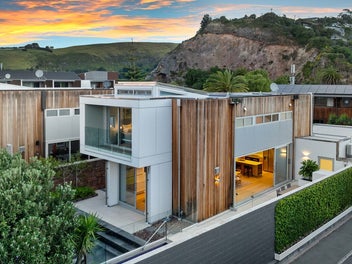 2/24 Marriner Street, Sumner, Christchurch