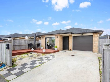 10 Silver Beech Street, Takanini, Auckland