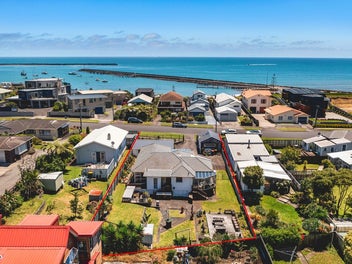 9 Roy Terrace, Moturoa, New Plymouth