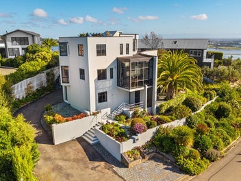 72 Glenstrae Road, Redcliffs, Christchurch