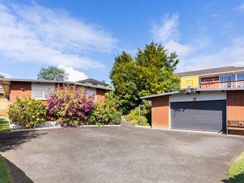 18 Uppingham Crescent, Hillcrest, Auckland