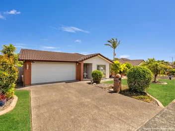 21 Saltwood Street, Red Beach, Red Beach