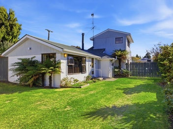 20 Queens Avenue, Waikuku Beach, Waikuku Beach