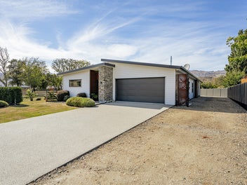 54 Stratford Drive, Mount Pisa, Cromwell