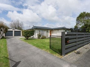 8 Chelmarsh Place, Highbury, Palmerston North