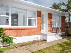 1/18 Evelyn Place, Hillcrest, Auckland