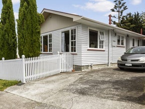 19 Akaroa Drive, Maupuia, Wellington