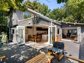 35 Burns Road, Hospital Hill, Napier