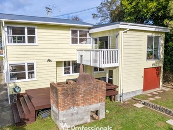 108 Normandale Road, Normandale, Lower Hutt