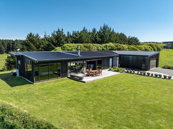 35 Tama Road, Riversdale Beach, Masterton