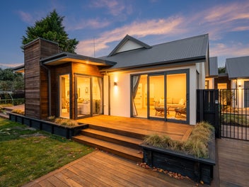 2 Old Mill Lane, Parklands, Christchurch