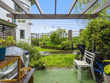 50/42 Holly Street, Avondale, Auckland