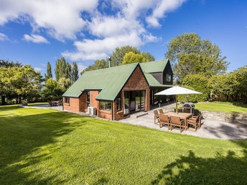 452 Outram-Mosgiel Road, Riverside, Outram