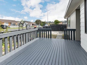 1/217 Waitemata Drive, Ranui, Auckland