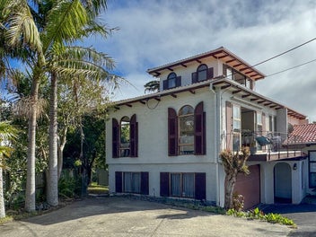 1/918 Beach Road, Waiake, Auckland