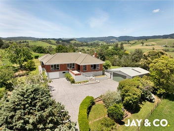 30 Ness Valley Road, Ness Valley, Papakura