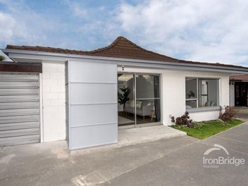 2/18 Hardy Street, New Brighton, Christchurch