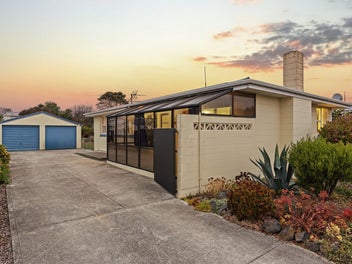 23 Inwoods Road, Parklands, Christchurch