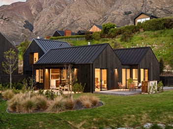 7 McKenzies Shute, Jacks Point, Queenstown
