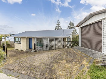 2 Mark Avenue, Paparangi, Wellington